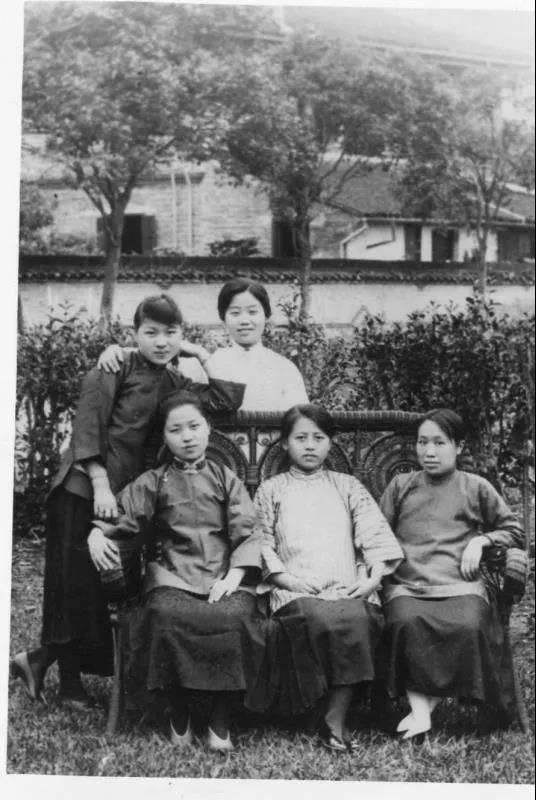 红色家风亲人讲述〡"红船卫士"王会悟之孙女李典:我替爷爷奶奶见证了